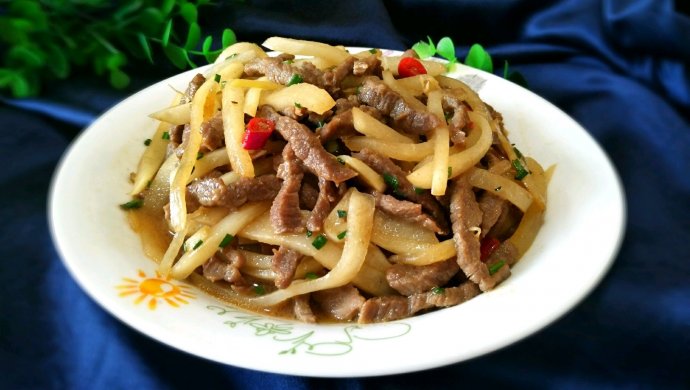 白萝卜炒牛肉丝