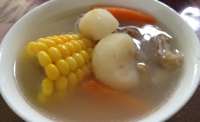 胡萝卜玉米马蹄龙骨汤