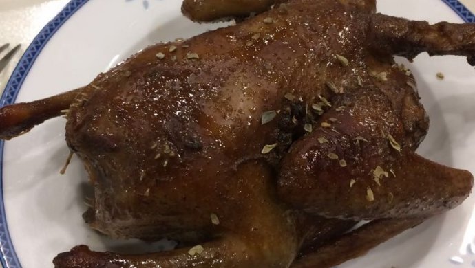 烤乳鸽