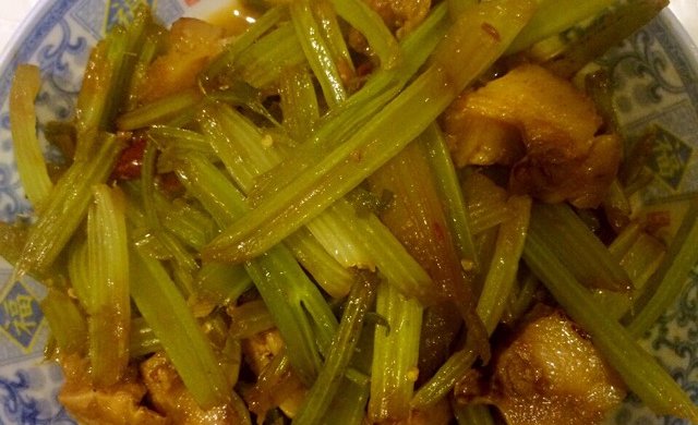 猪头肉炖芹菜