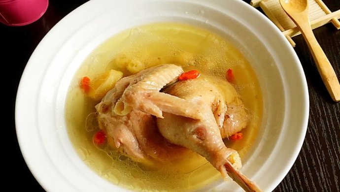 莲子老母鸡汤