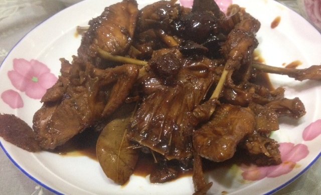 红烧鹌鹑