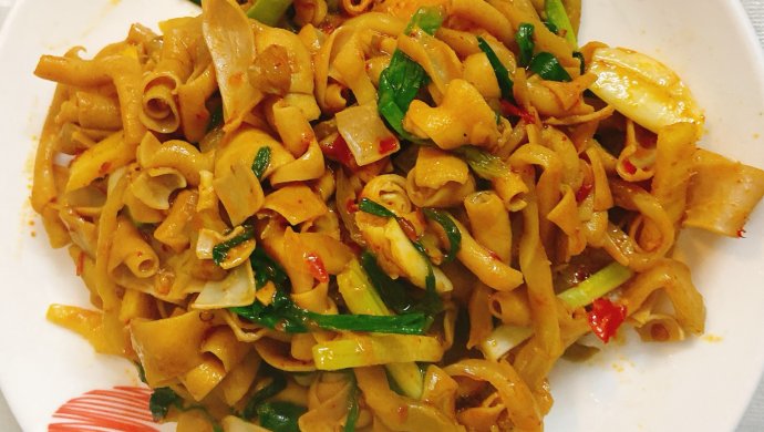 【上班族简菜】嘎嘎脆的榨菜炒鸭肠