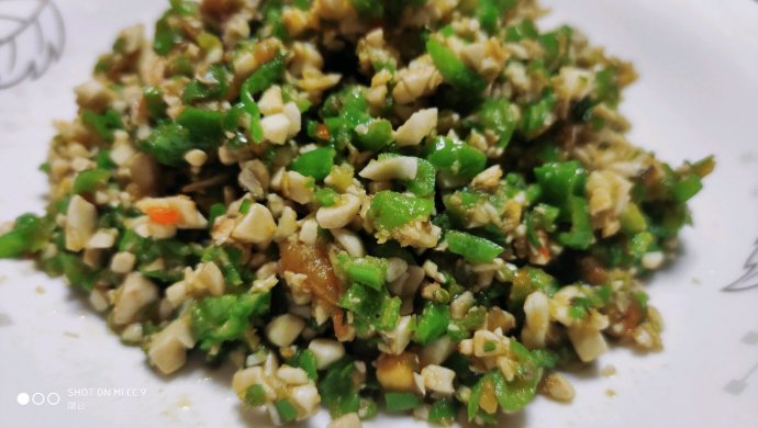 #餐桌上的春日限定快手菜，会冒油的青椒咸鸭蛋