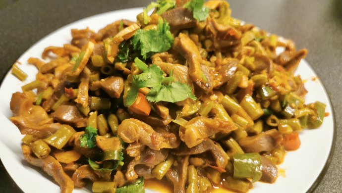 下酒菜―酸豆角炒鸡胗
