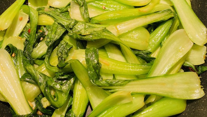 爽脆可口??炝炒小油菜
