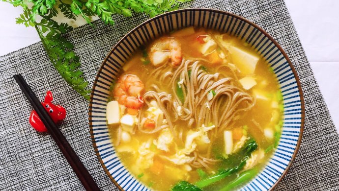 快手减脂荞麦面-虾仁菌菇豆腐汤底