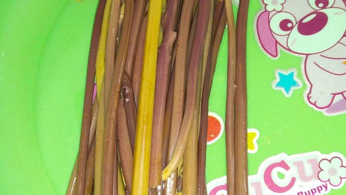 腌制蕨菜