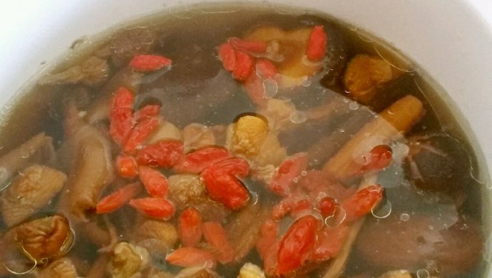 汤汤水水【茶树菇姬松茸鸡汤】