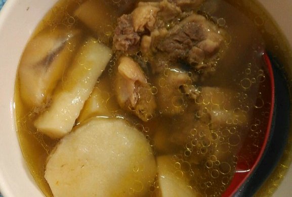 灵芝山药煲鸡汤