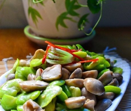 拌豆瓣草菇