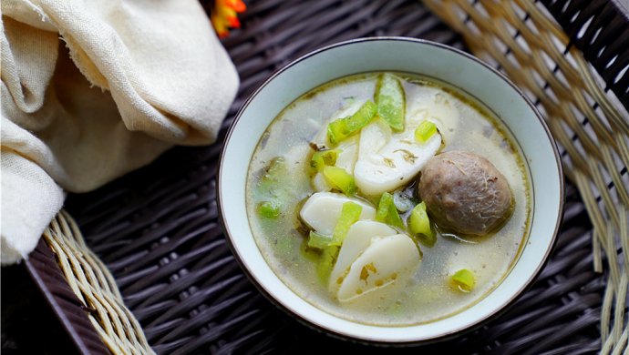 橄榄菜牛肉丸汤年糕