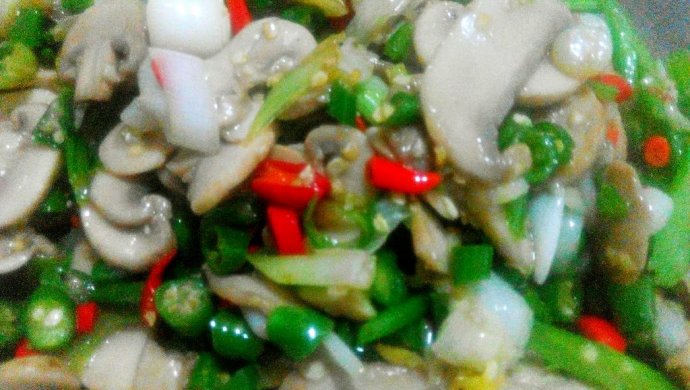 江湖菜系列：尖椒蘑菇
