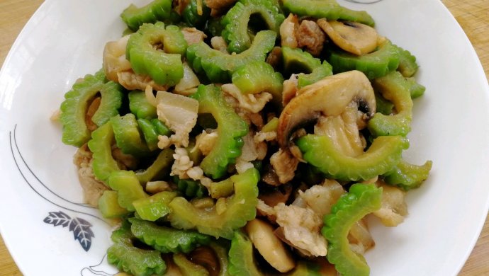 苦瓜草菇炒肉