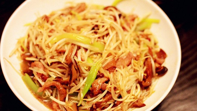 绿豆芽香菇炒肉丝