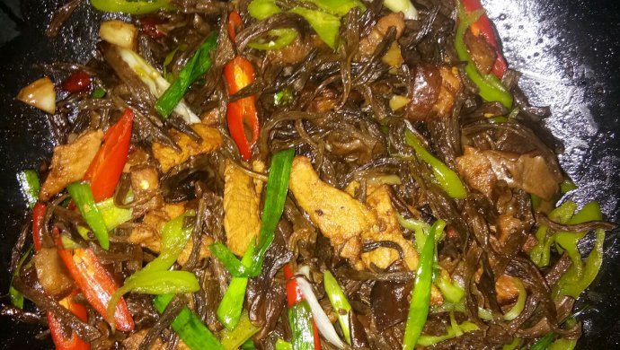 豇豆干茶树菇烧肉