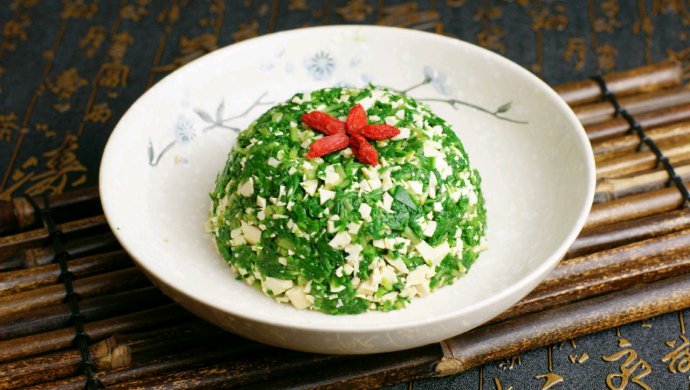 鲜汁小白干拌马兰头