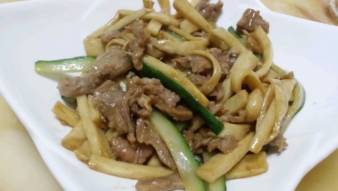 牛肉炒鸡腿菇
