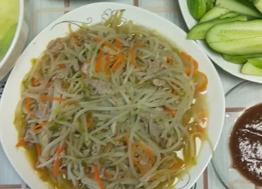 豆芽菜炒肉