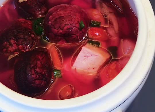 月子汤:红菇虾仁豆腐汤