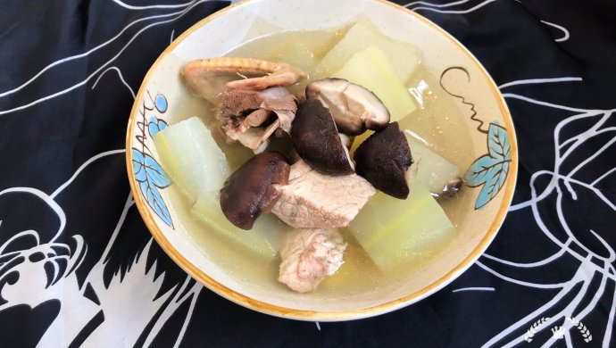 冬瓜冬菇煲乳鸽汤-清暑热