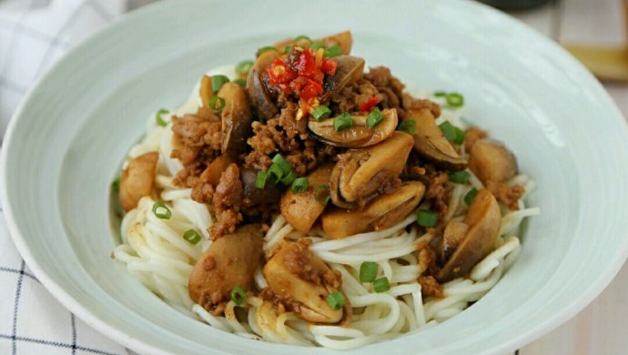 【沙茶美食】沙茶草菇肉酱面