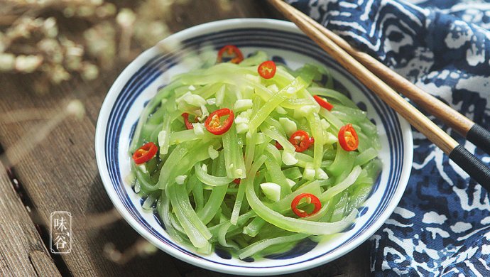 凉拌莴笋