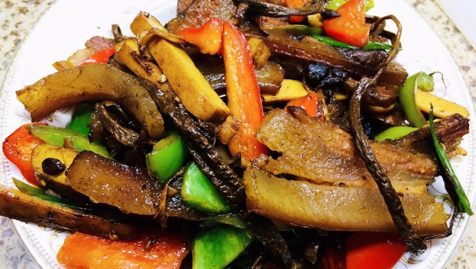 超级下饭菜腊肉茶树菇??