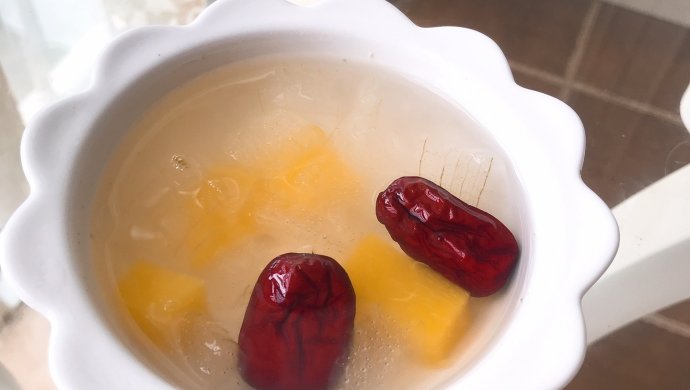 芦荟桃子糖水
