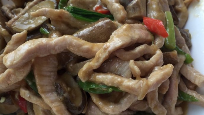 鲜鸡枞炒肉