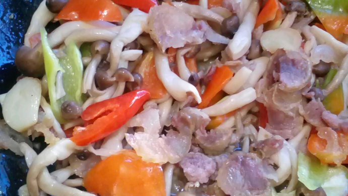 椒蘑炒腊肠