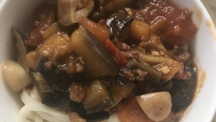 肉末双茄草菇面