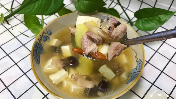 黑皮鸡枞豆腐滚肉片