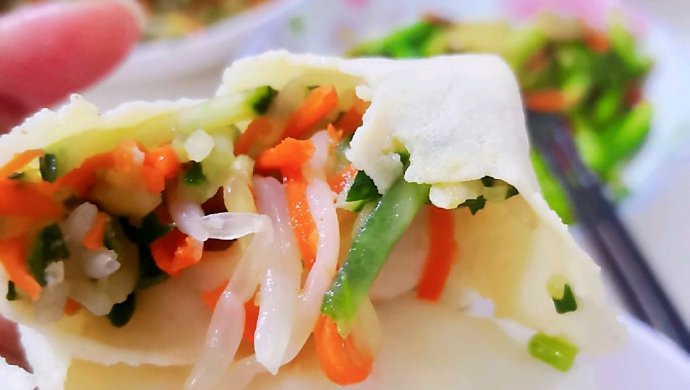 春饼卷凉拌绿豆芽