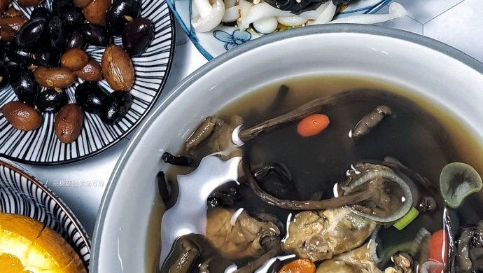 茶树菇牡蛎汤