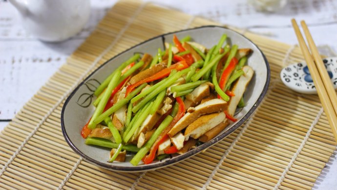 茼蒿炒香干