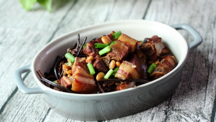蕨菜黄豆炖肉