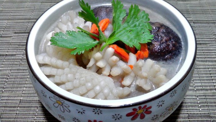草菇海鲜面