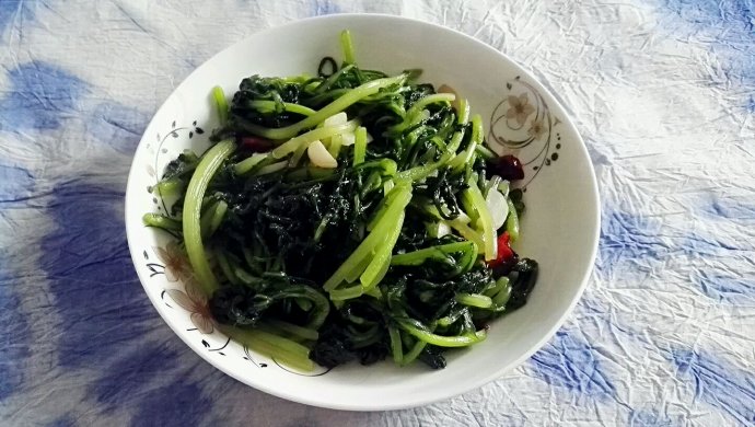 清炒茼蒿