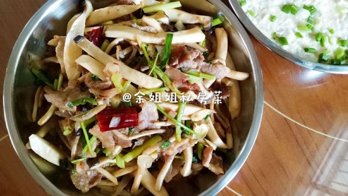双鲜菇炒肉