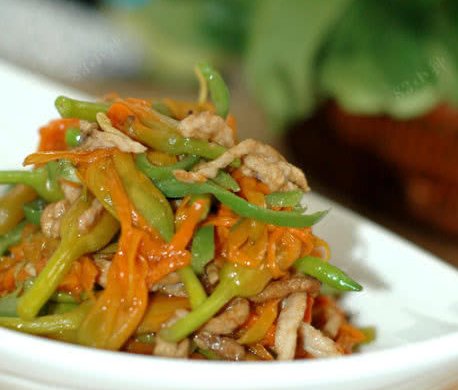 鲜黄花炒肉丝