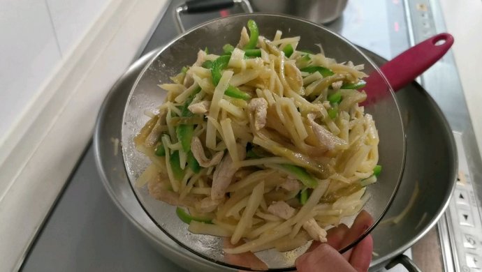下饭菜―榨菜肉丝混搭青椒茭白
