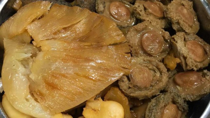 鲍 参 翅 肚盆菜