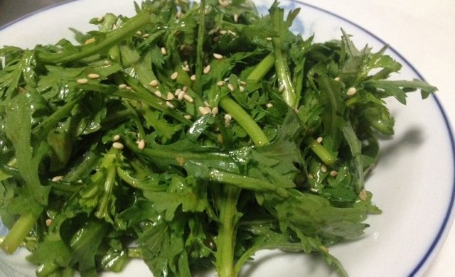凉拌茼蒿