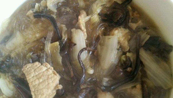 榛蘑猪肉炖粉条白菜