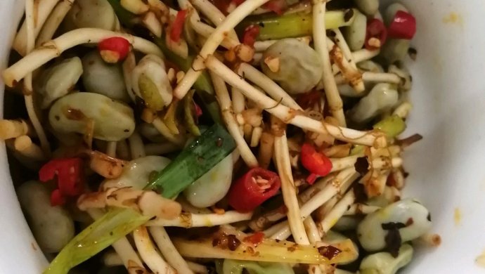 凉拌蚕豆折耳根