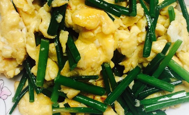 韭菜花炒鸡蛋