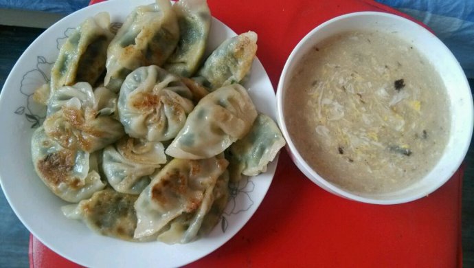 韭菜鸡蛋煎饺?(?ε?)?第一次发菜谱