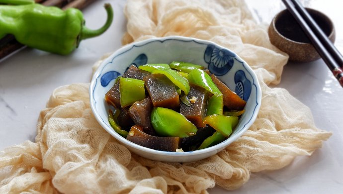 尖椒炒魔芋豆腐