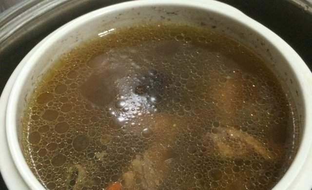 羊肚菌炖白鸽
